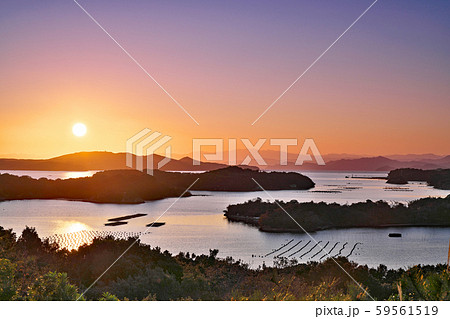 【伊勢志摩 桐垣展望台 (夕刻)】 三重県志摩市大王町ともやま 59561519