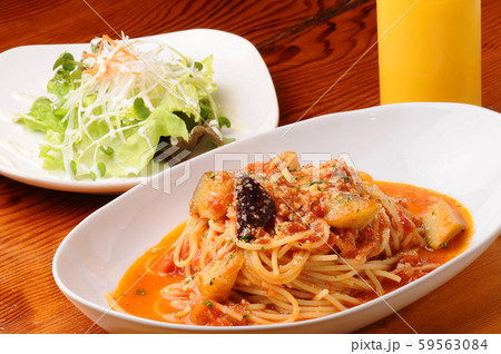 なすと冬瓜のトマトソースパスタ 59563084