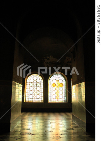 アレクサンドル・ネフスキー大聖堂のステンドグラス 59563691