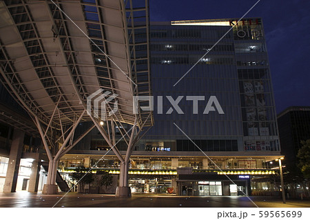 早朝の博多駅博多口にて 早朝の博多駅博多口にて 59565699