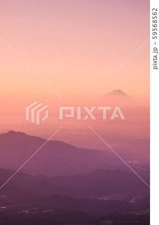 夜明けの富士山 (赤岳山頂より) 夜明けの富士山 (赤岳山頂より) 59568562