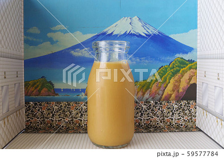 コーヒー牛乳と銭湯イメージの写真素材