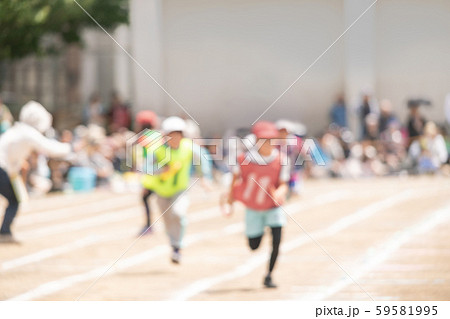 運動会　徒競走（ボケ表現） 59581995