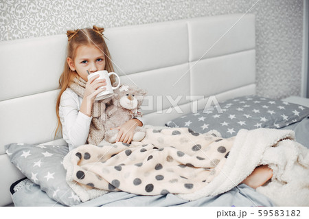 Little illnes daughter in a bedroom Little illnes daughter in a bedroom 59583182