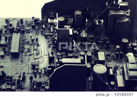 黒い破壊された街並み 59586097