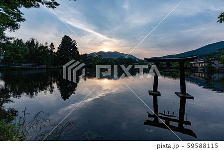 湯布院・金鱗湖の夕暮れ 湯布院・金鱗湖の夕暮れ 59588115