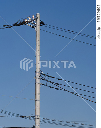 住宅街の送電線 59599605