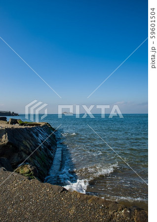 11月の正午に撮影した千葉県富津岬明治百年記念展望塔周辺の東京湾 59601504