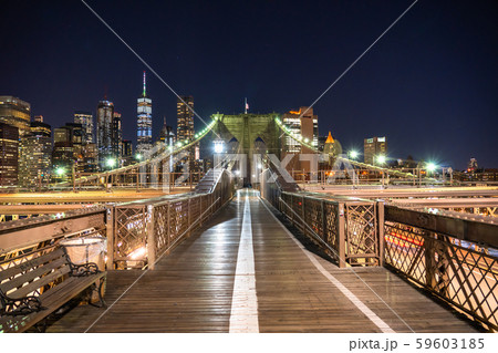 《ニューヨーク》ブルックリンブリッジとマンハッタンの夜景 《ニューヨーク》ブルックリンブリッジとマンハッタンの夜景 59603185