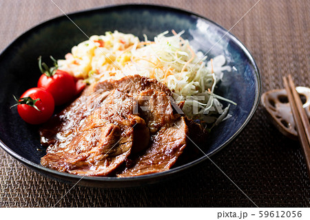 豚肉の生姜焼き 豚肉の生姜焼き 59612056
