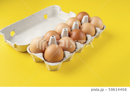 chicken eggs place for text 59614408