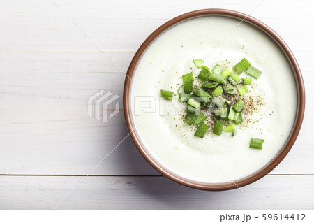 cauliflower cream soup 59614412