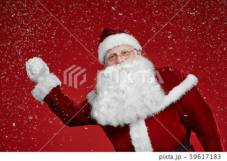 Santa playing snowball 59617183