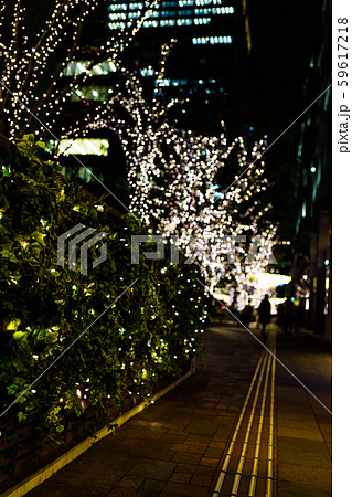 丸の内　イルミネーション　東京　都市風景　日本　都内　観光スポット　クリスマス　イルミネーション 59617218