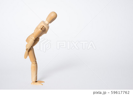お辞儀のポーズ 59617762