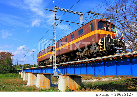 宇賀川を渡るED45電気機関車 59625127