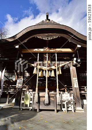 晩秋の北海道函館市湯の川で湯倉神社の境内の風景を撮影 59625838
