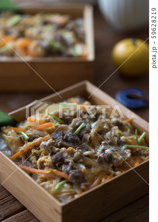 牛肉と卵の他人丼 59628219