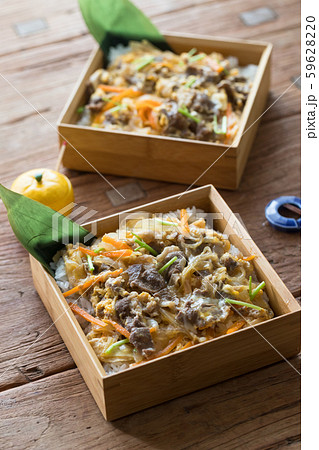 牛肉と卵の他人丼 59628220