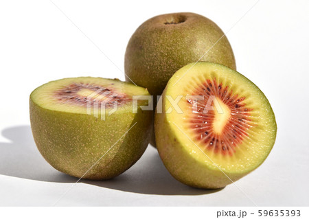 キウイフルーツ（丹沢レッド） 59635393