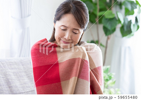 ミドル　女性　冷え性 59655480