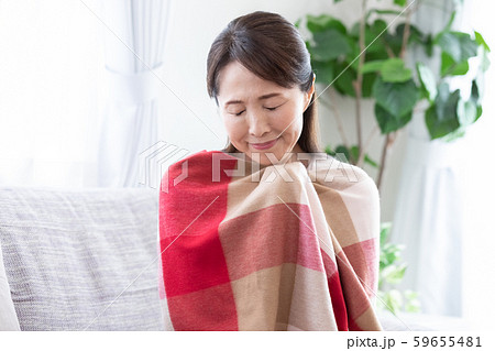 ミドル　女性　冷え性 59655481