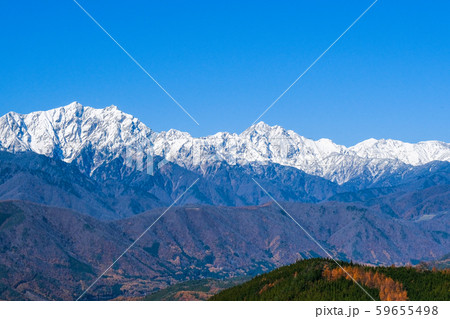 大町市・鷹狩山から望む秋の鹿島槍ヶ岳・五竜岳・唐松岳 （左から） 59655498