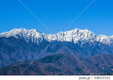 大町市・鷹狩山から望む秋の爺ヶ岳（左）・鹿島槍ヶ岳（右） 59655502