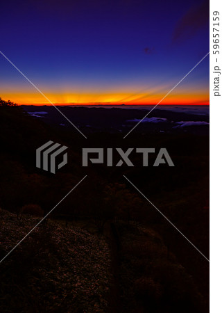 群馬県赤城山・鳥居峠からの日の出 59657159