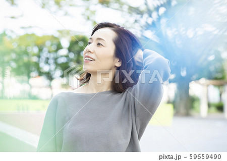 ビューティー　ヘアケア　屋外 59659490