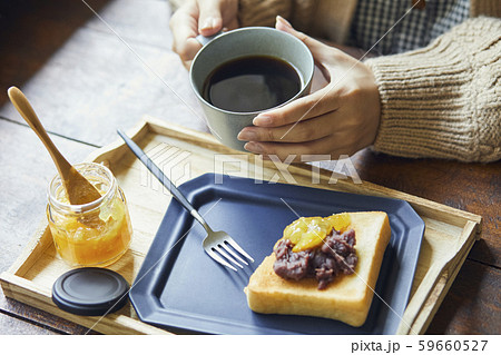 女性　ライフスタイル　食事 59660527