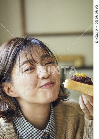 女性 ライフスタイル 食事 女性 ライフスタイル 食事 59660695