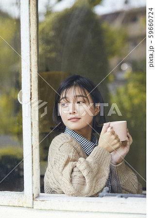 女性 ライフスタイル ティータイム 女性 ライフスタイル ティータイム 59660724