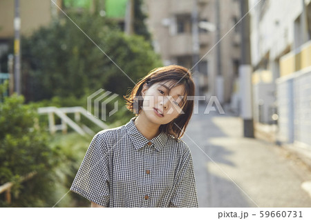 女性　ライフスタイル　お出かけ 59660731