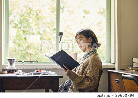 女性 ライフスタイル ティータイム 女性 ライフスタイル ティータイム 59660794