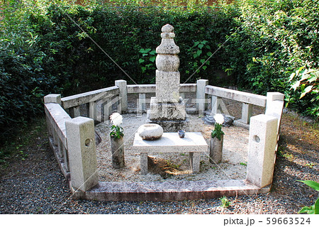 謡曲「小督」の「小督塚」(京都市右京区) 59663524