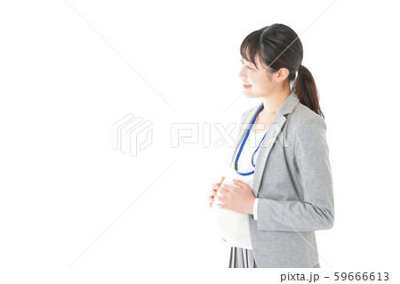 妊娠中の若いビジネスウーマン 妊娠中の若いビジネスウーマン 59666613