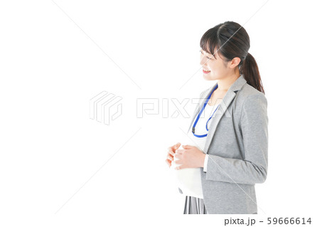 妊娠中の若いビジネスウーマン 妊娠中の若いビジネスウーマン 59666614