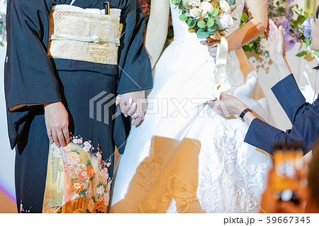 結婚式 新婦 母親 中座の写真素材