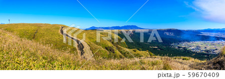 西湯浦園地展望所の秋景色・草紅葉 パノラマ 【熊本県阿蘇市】 西湯浦園地展望所の秋景色・草紅葉 パノラマ 【熊本県阿蘇市】 59670409