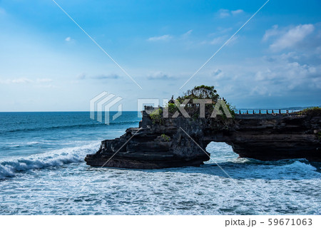 インドネシア バリ島 海上のバトゥボロン寺院 インドネシア バリ島 海上のバトゥボロン寺院 59671063