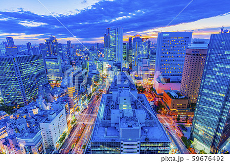 大阪　都市景観　夕景　西梅田方面 59676492