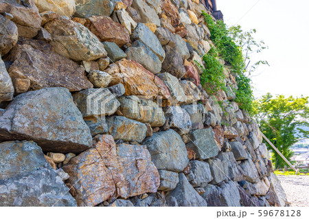 天守台の石垣と転用石 福知山城 京都福知山市 59678128