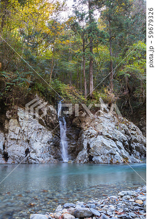 南秋川　いぼ石の滝　秋景 59679326