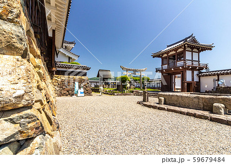 天守閣と釣鐘門 福知山城 京都福知山市 59679484