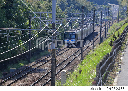 豊田市方面にむかう電車 名鉄米野木駅へ 名鉄豊田線 愛知県 日進市 の写真素材 豊田市方面にむかう電車 名鉄米野木駅へ 名鉄豊田線 愛知県 日進市 の写真素材
