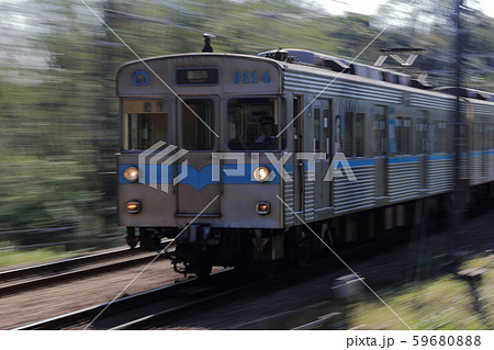 豊田市方面にむかう電車　（名鉄米野木駅へ　名鉄豊田線　愛知県 日進市） 59680888