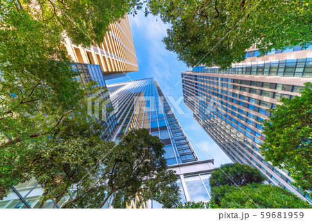 日本の東京都市景観 大手町大規模複合開発「Otemachi One（大手町ワン）」（左）などを望む 59681959