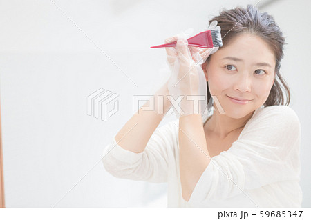 a thirty-something woman a thirty-something woman 59685347