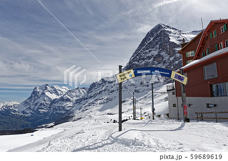 クライネ・シャイデック駅付近　スイス　ユングフラウヨッホ鉄道 59689619